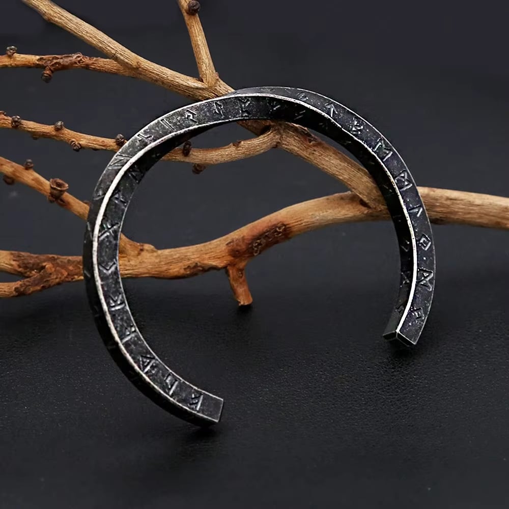 Whispers of the Runes - Bracelet