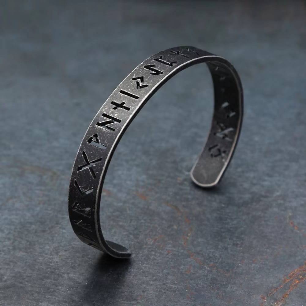 Runebound Cuff - Bracelet